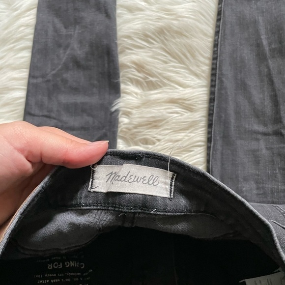 MADEWELL 9” High Rise Skinny Knee Rip Raw Hem Jeans - Picture 4 of 5